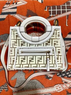 FENDI ❤️🌟FF ZUCCA RUNAWAY SHOPPER TOTE BAG ⭐️